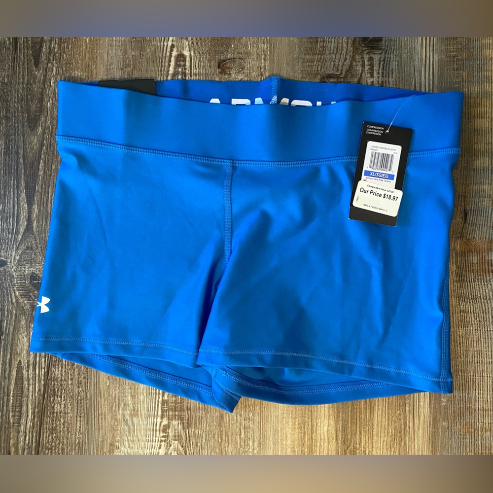 Women’s XL Under Armour training shortie shorts. NWT.